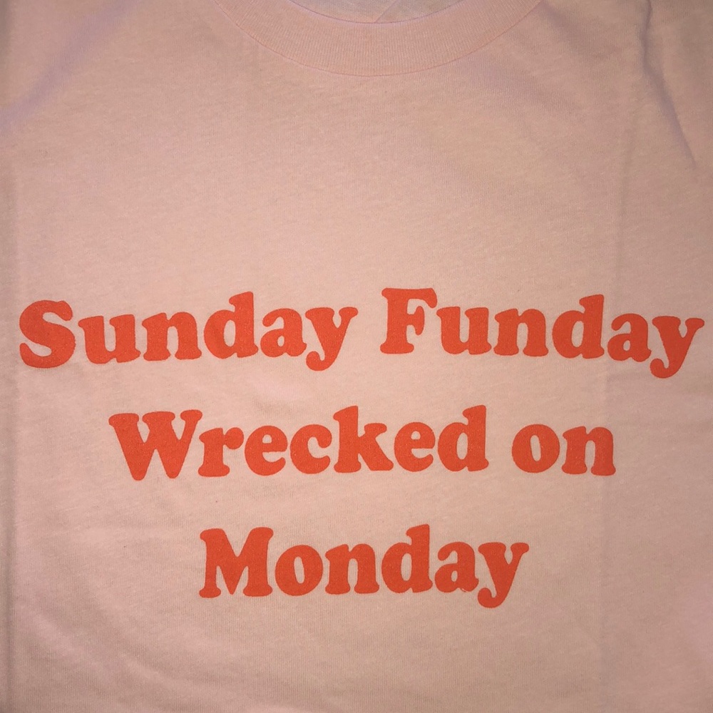 Trendy Sunday Funday Tee Crew neck casual Chic printed tee pink New with tag - Picture 3 of 10